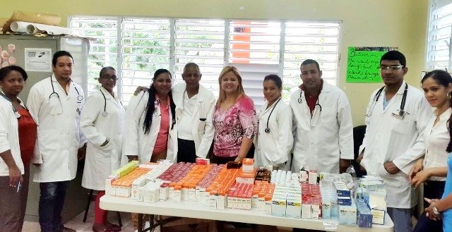 Lisset de los Santos auspicia operativo médico en San Víctor